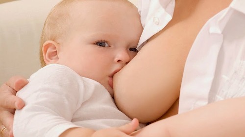 Ngực chảy xệ sau sinh do nhiều nguyên nhân khác nhau